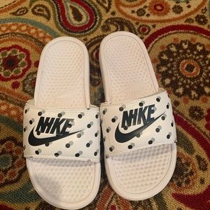Nike slides